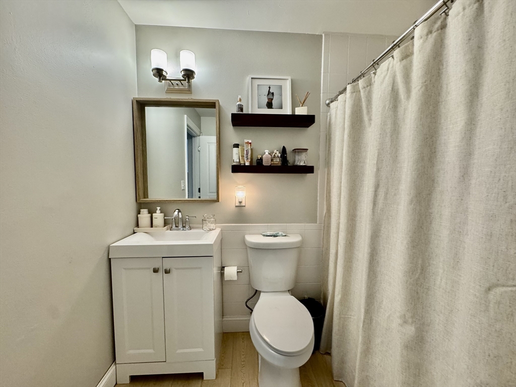 25 Alpine St. - Hyde Park