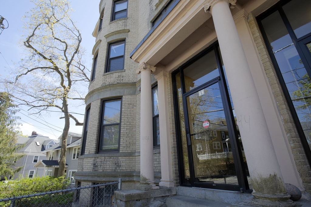 44 Cummings Rd. - Brighton