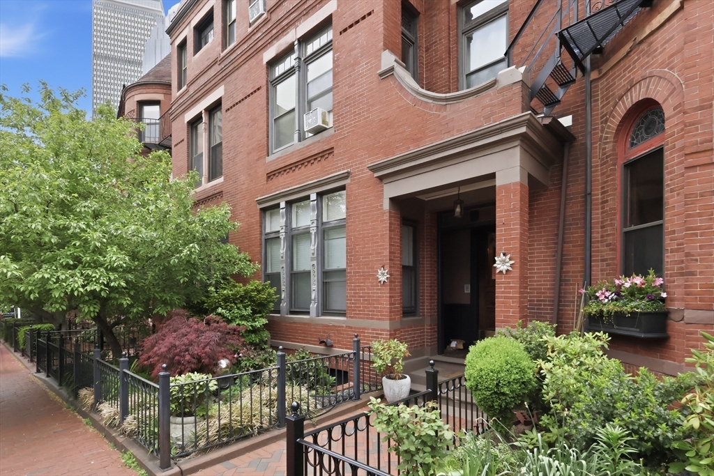 241 West Newtown St. - Back Bay