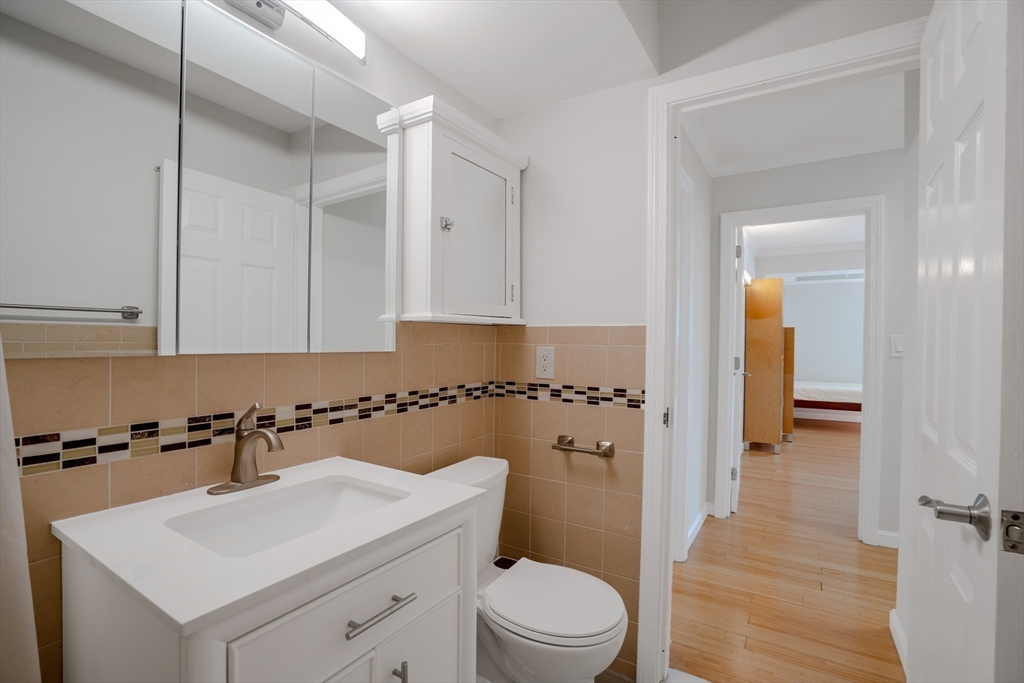 566 Commonwealth - Kenmore