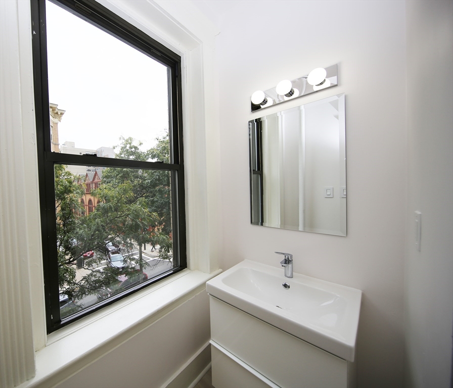 39 Hemenway St. - Back Bay