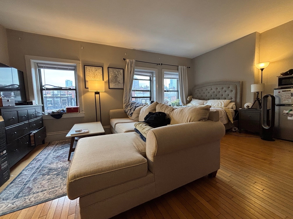 82 Charles St. - Beacon Hill