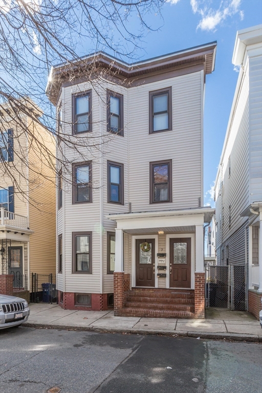 7 Hatch St. - South Boston