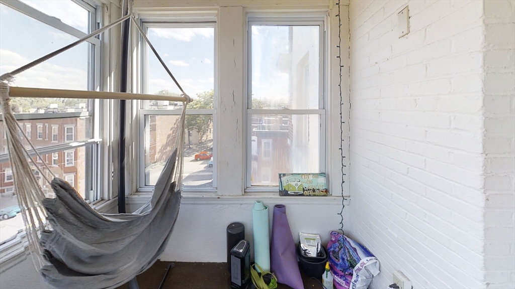 1504 Commonwealth - Brighton