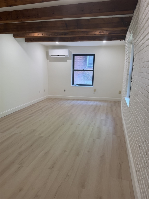 170 Commercial St. - North End