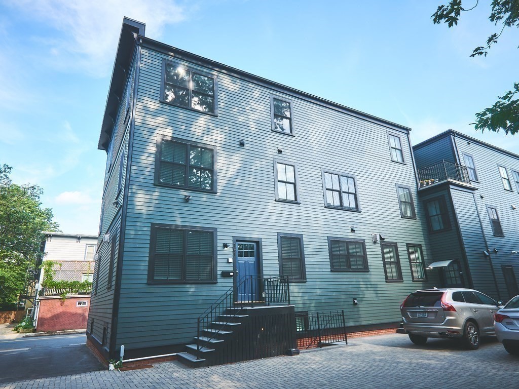 181 Putnam Ave. - Riverside