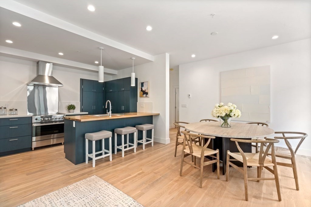 27 Saxton - Dorchester
