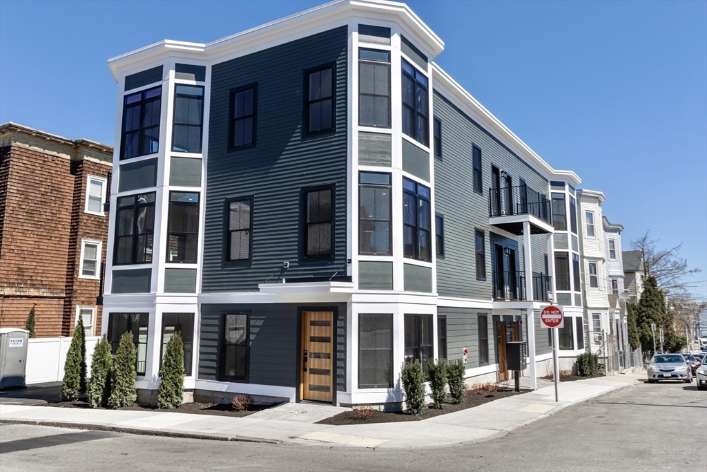 30 Clifton - Roxbury