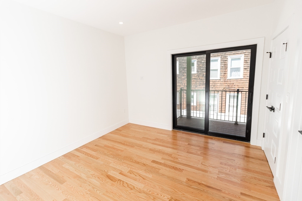 30 Clifton - Roxbury