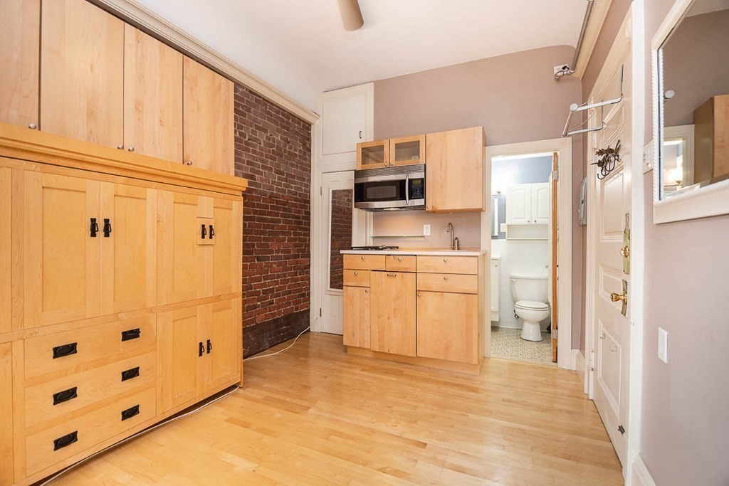 290 Commonwealth Ave. - Back Bay