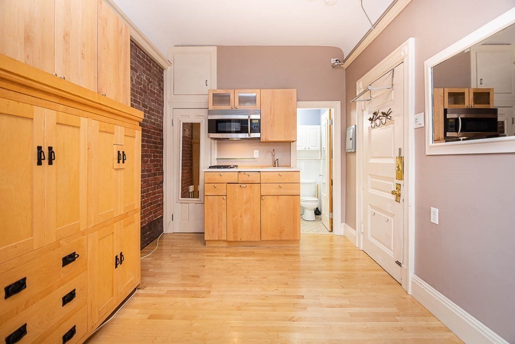 290 Commonwealth Ave. - Back Bay