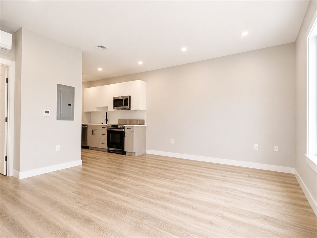 1305 Hyde Park Ave. - Hyde Park