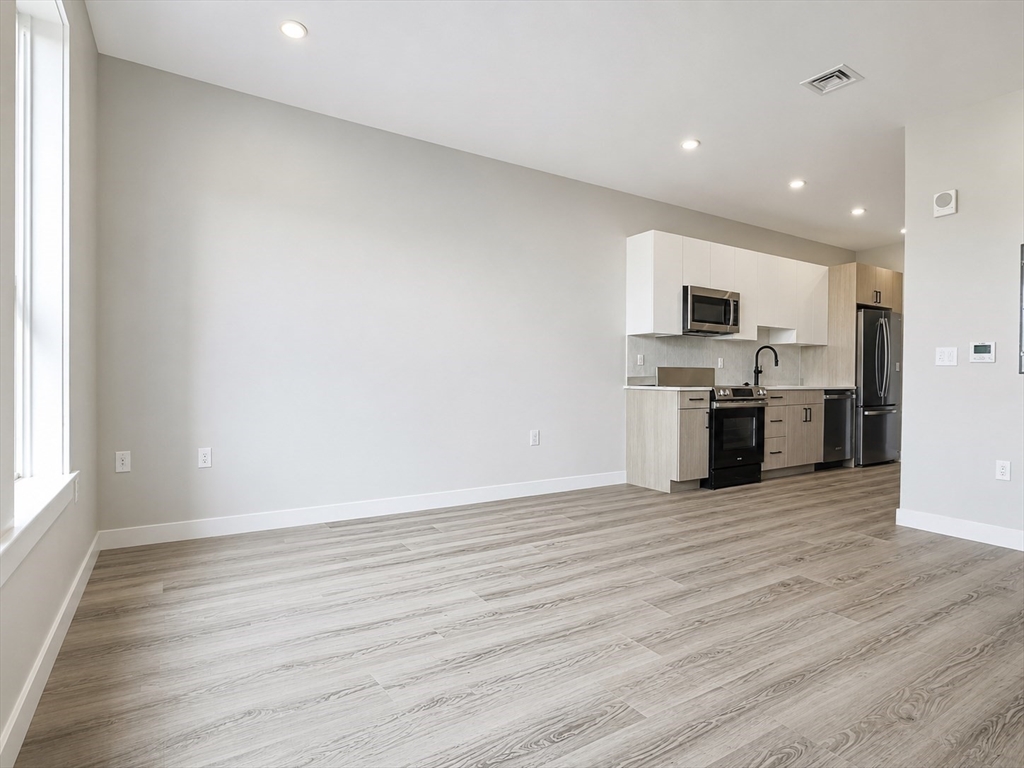 1305 Hyde Park Ave. - Hyde Park