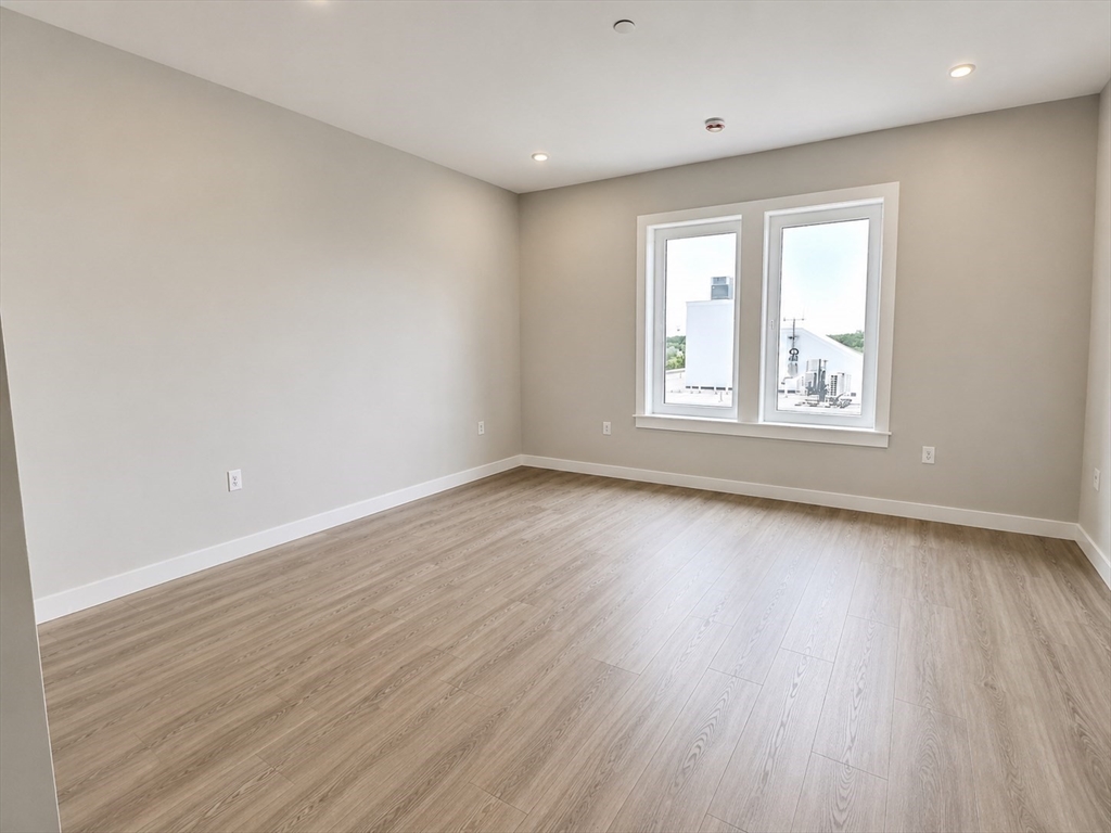 1305 Hyde Park Ave. - Hyde Park