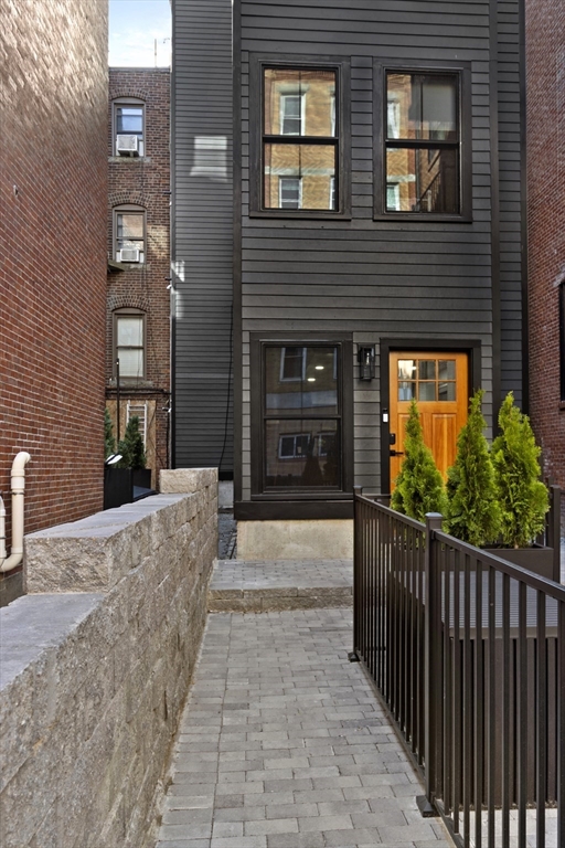 188 Salem - North End