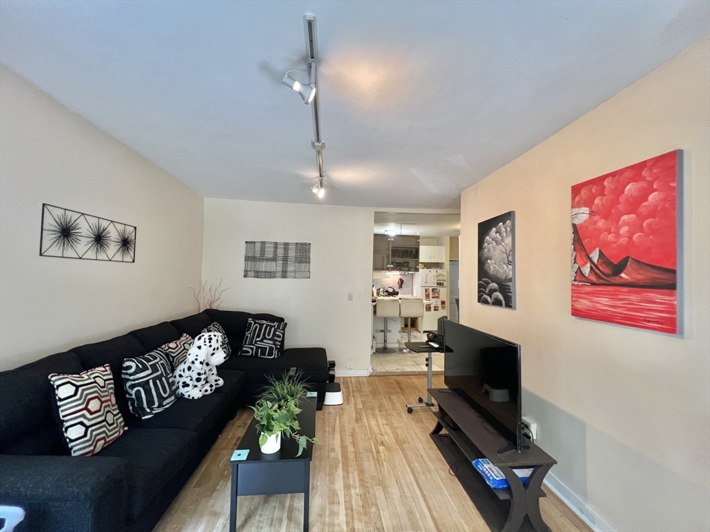 31 Queensberry - Fenway