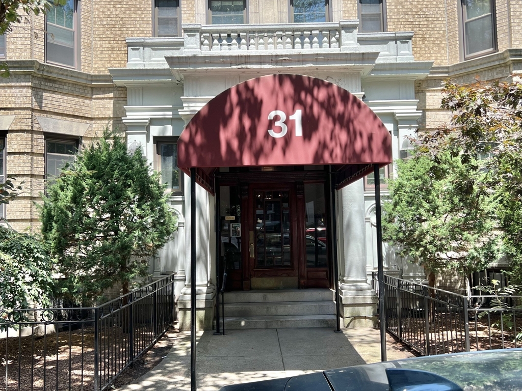 31 Queensberry - Fenway