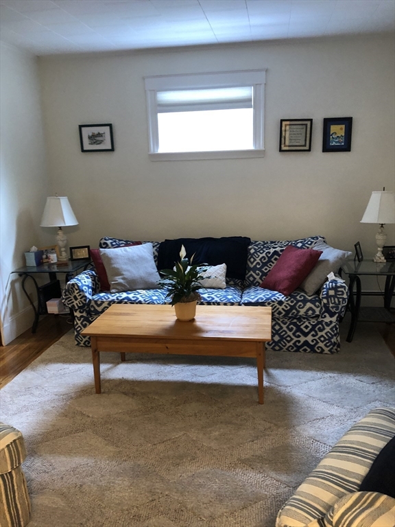 33 Seven Pines Ave. - Teele Square