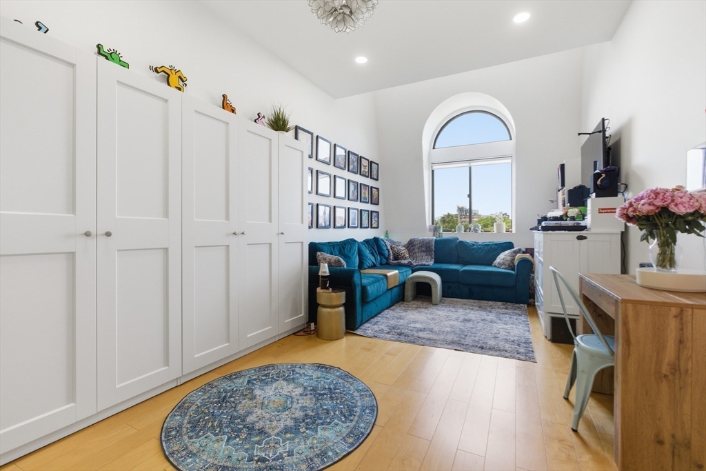 160 Commonwealth Ave. - Back Bay