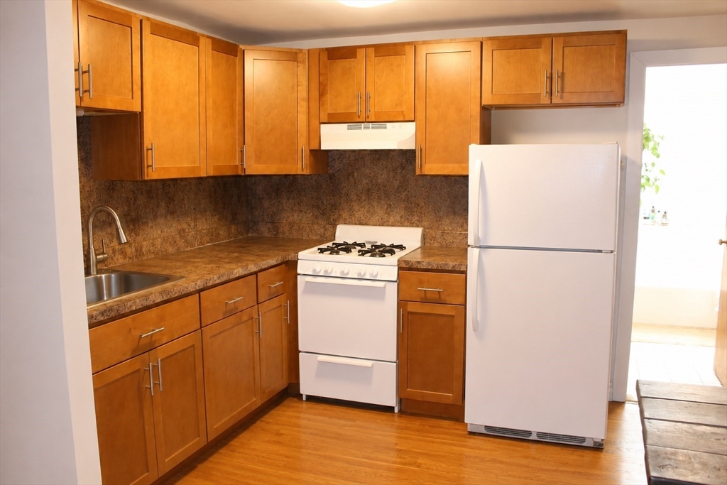 23 East Springfield - South End