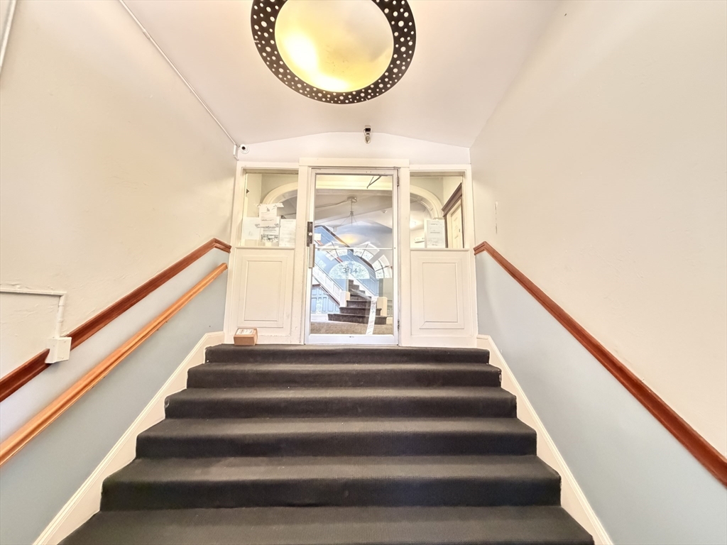 394 Riverway - Fenway