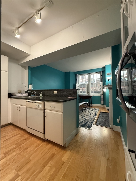 15 River - Beacon Hill