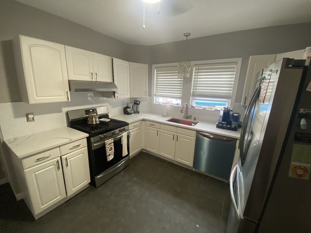 232 Austin - Hyde Park