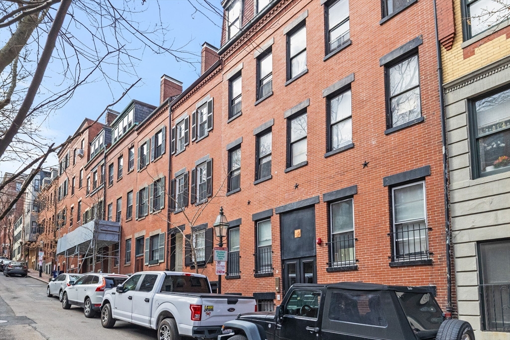 19 South Russell - Beacon Hill