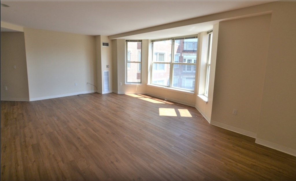 75 Peterborough - Fenway
