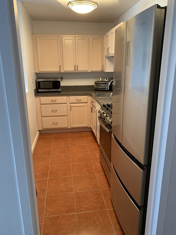 9 Hawthorne Pl. - West End
