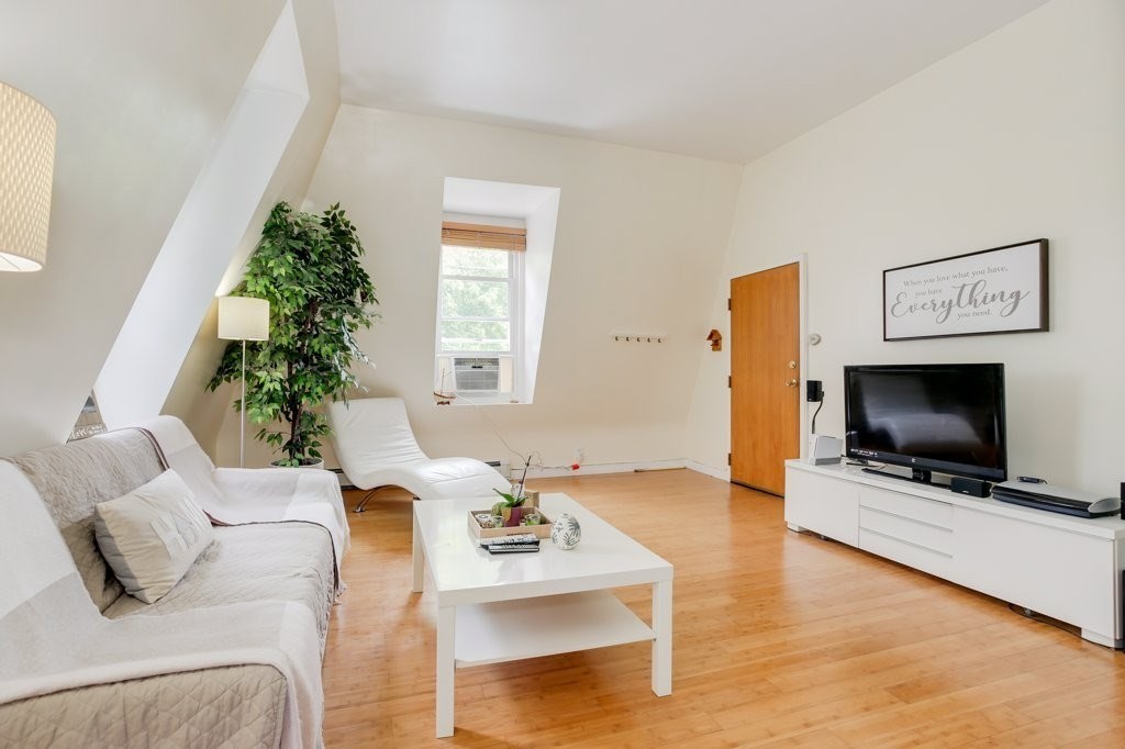 88 Cedar - Roxbury