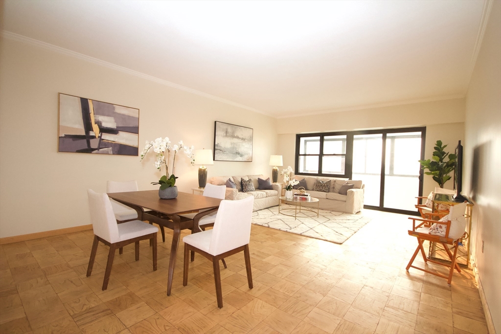 2 Hawthorne Pl. - West End