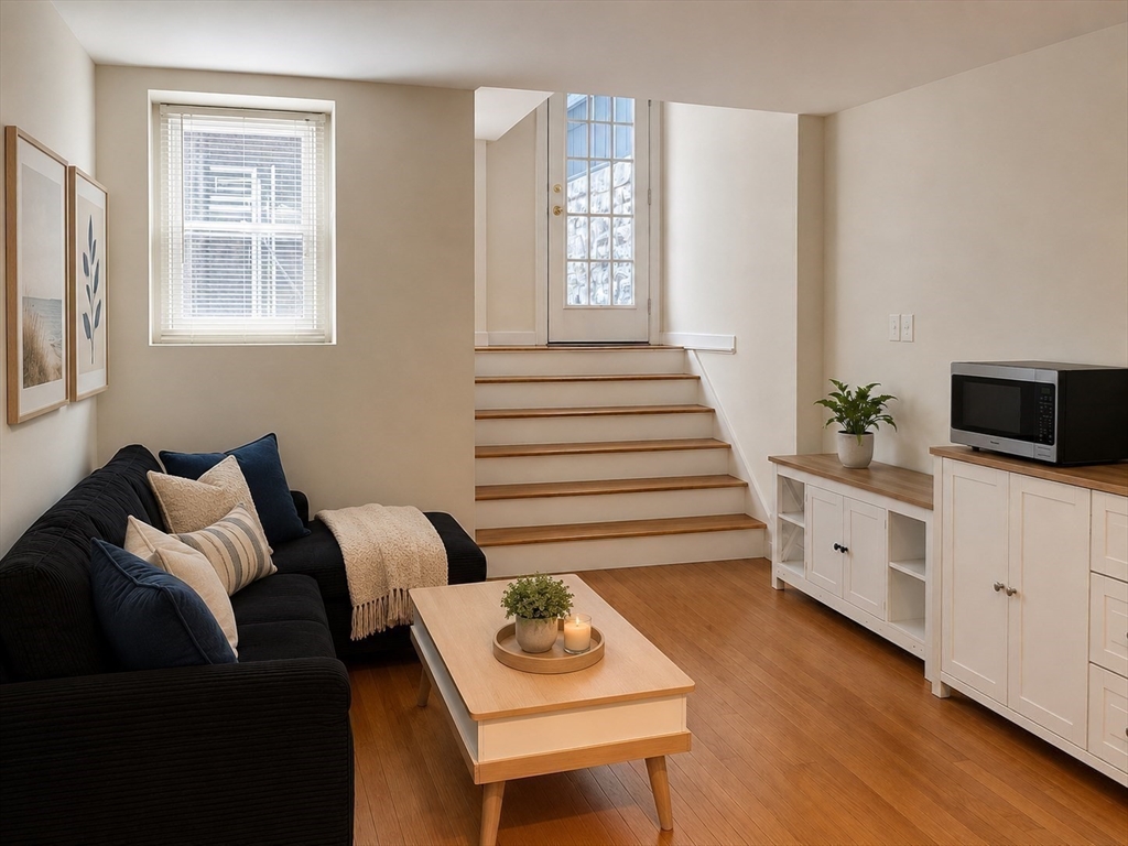 28 Phillips St. - Beacon Hill