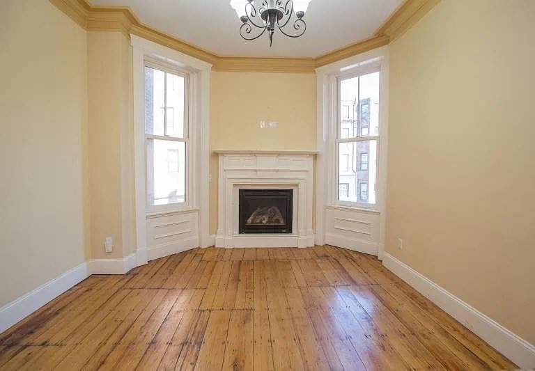 263 Newbury - Back Bay