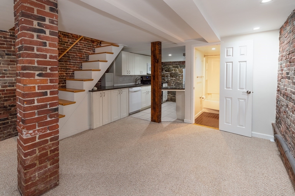 37 Grove St. - Beacon Hill