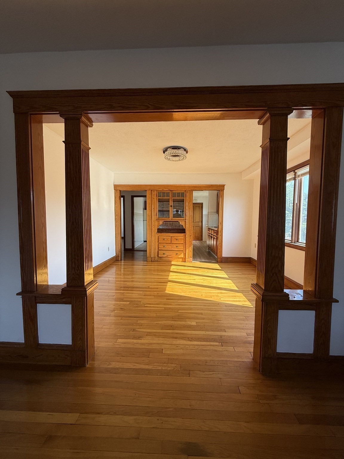 374 Riverside Ave. - Medford