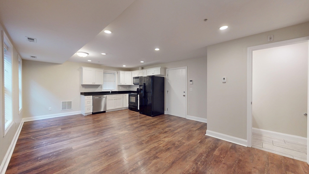 60 Holworthy - Roxbury