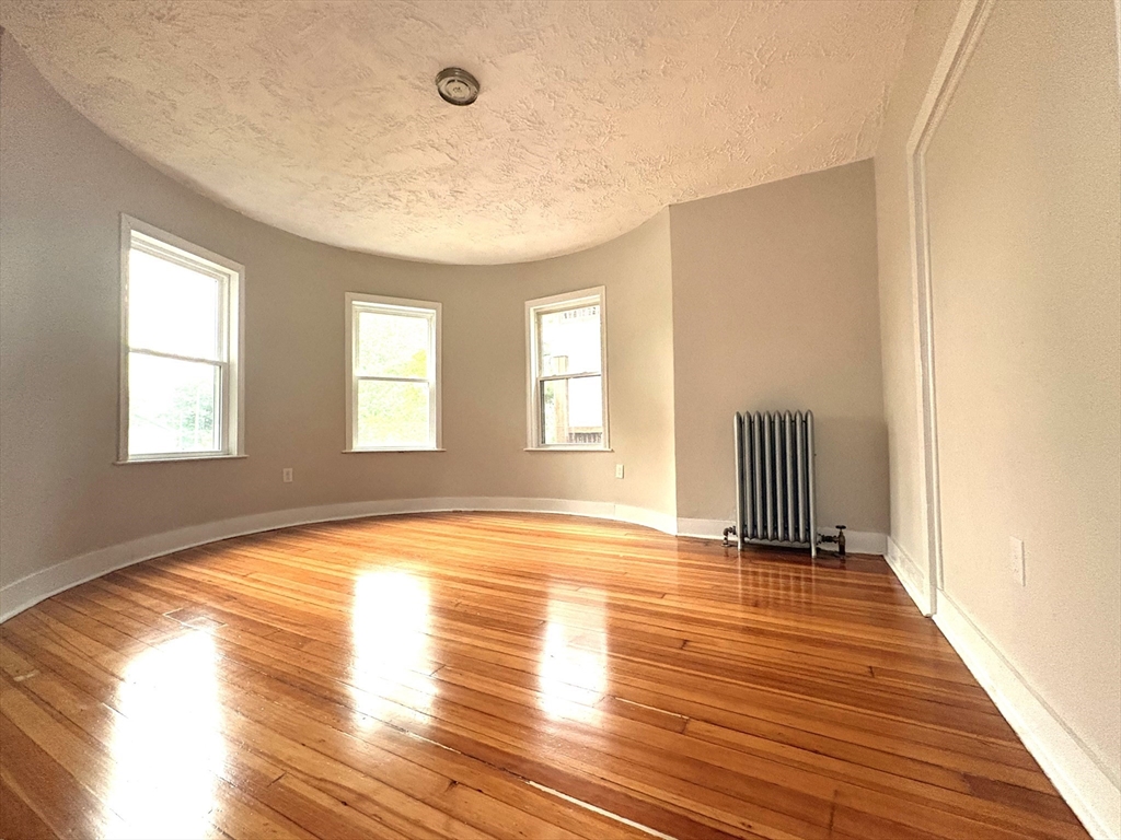 15 Harold Park - Roxbury