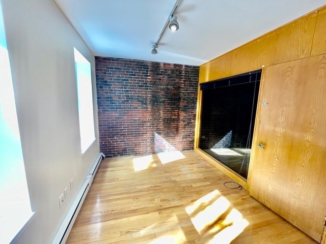 5 Thacher Ct. - North End