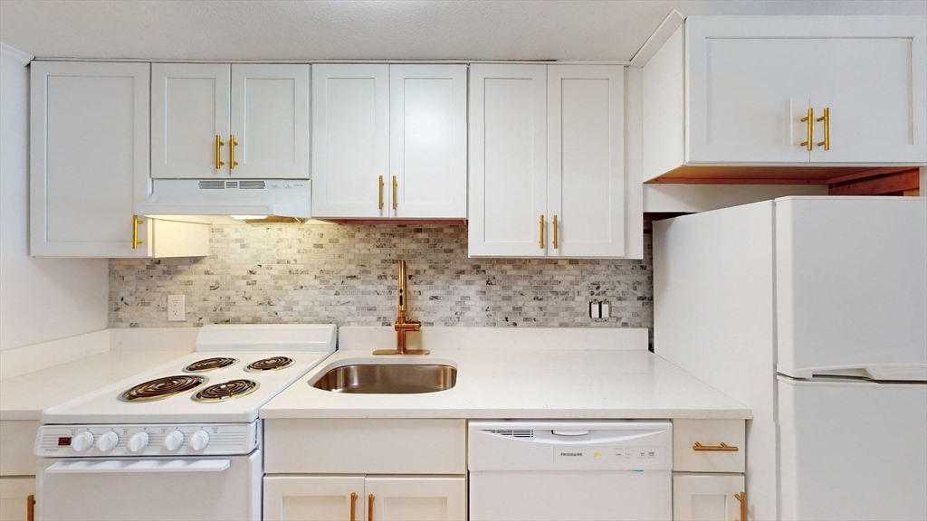513 Beacon - Kenmore