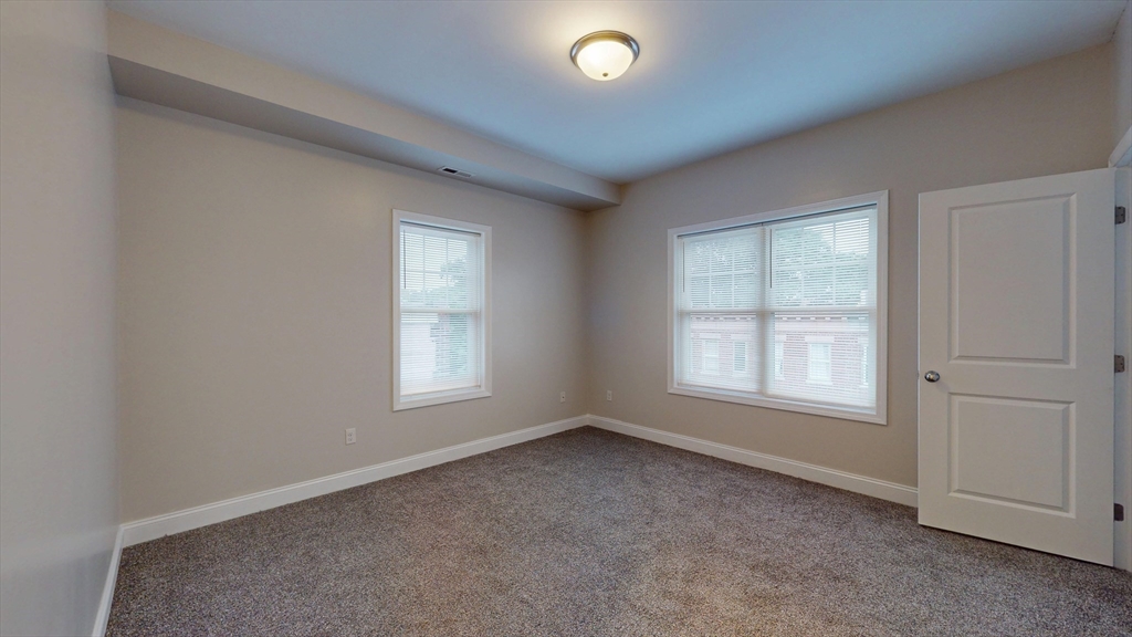 60 Holworthy - Roxbury