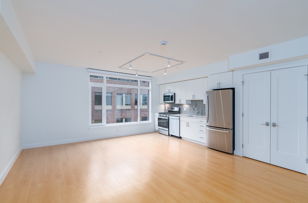 605 Concord - Cambridge Highlands