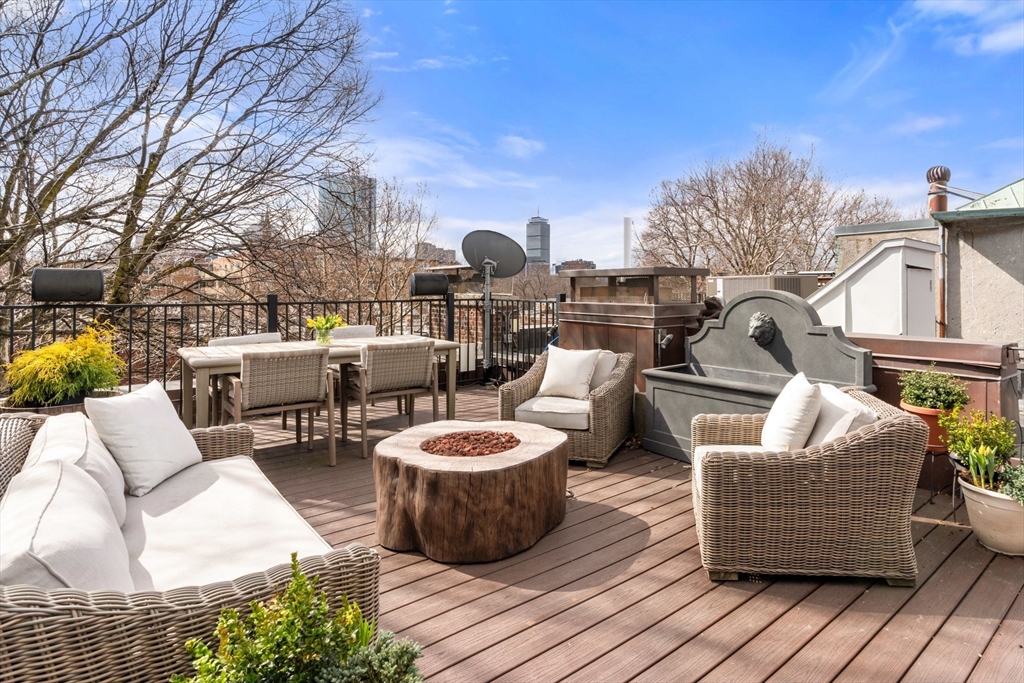 6 West Hill Pl. - Beacon Hill