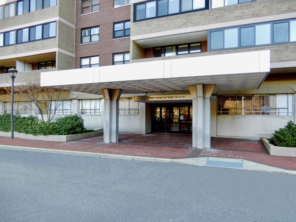 9 Hawthorne Pl. - West End