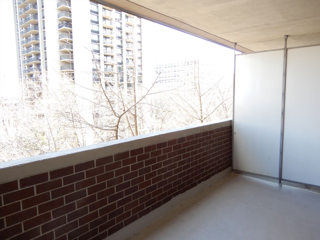9 Hawthorne Pl. - West End
