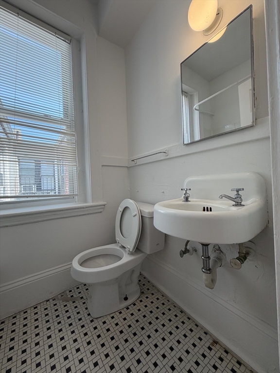 7 Grove St. - Beacon Hill