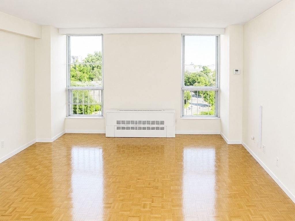 33 Pond Av - Brookline Village