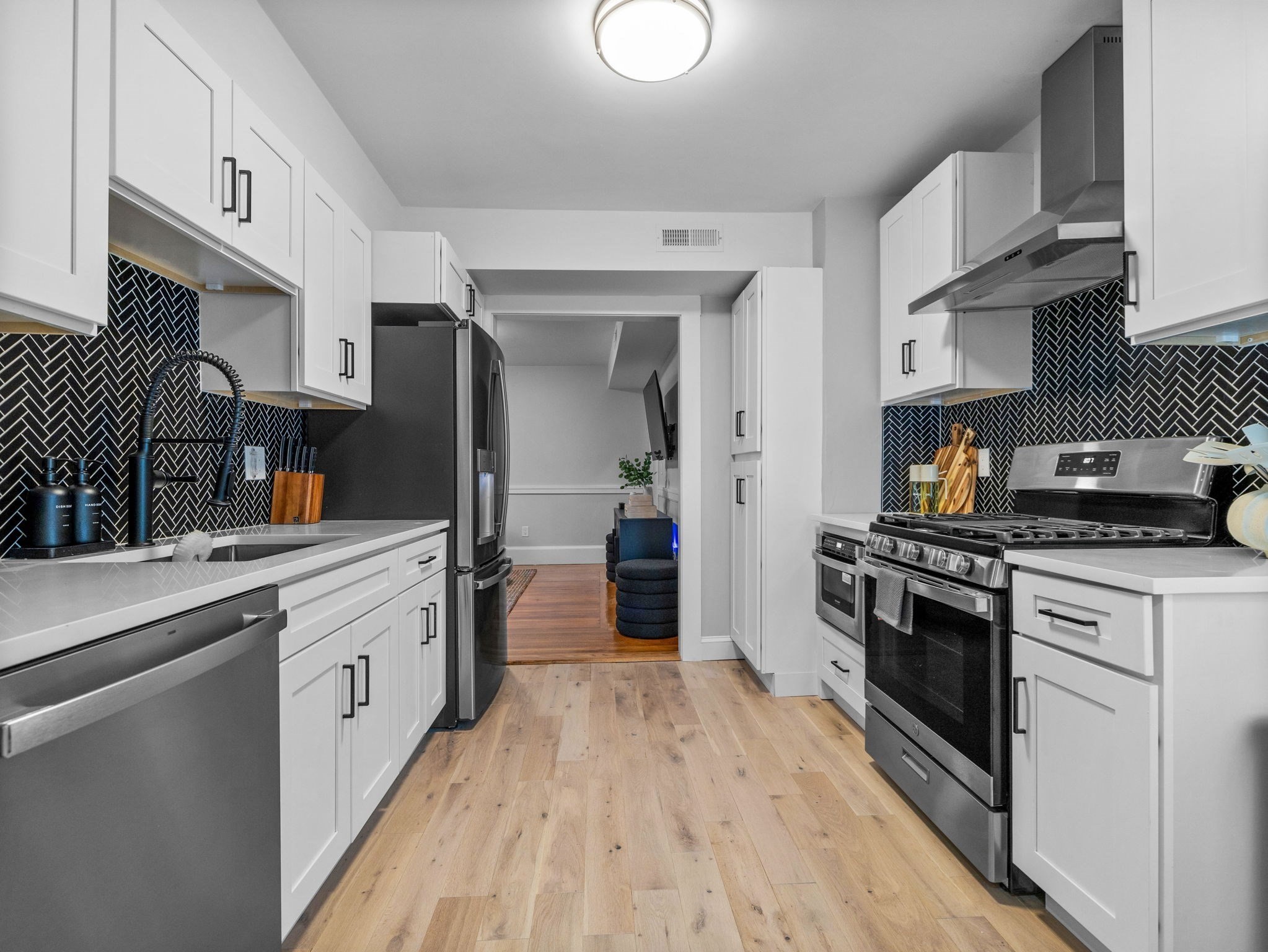 7 Dickson - Teele Square