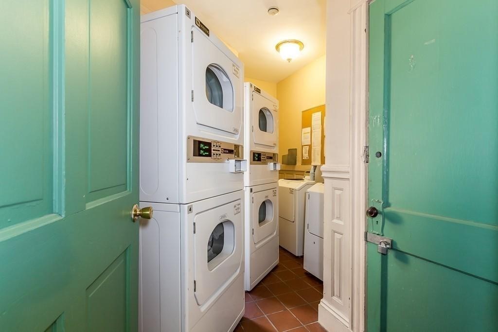 394 Riverway - Fenway