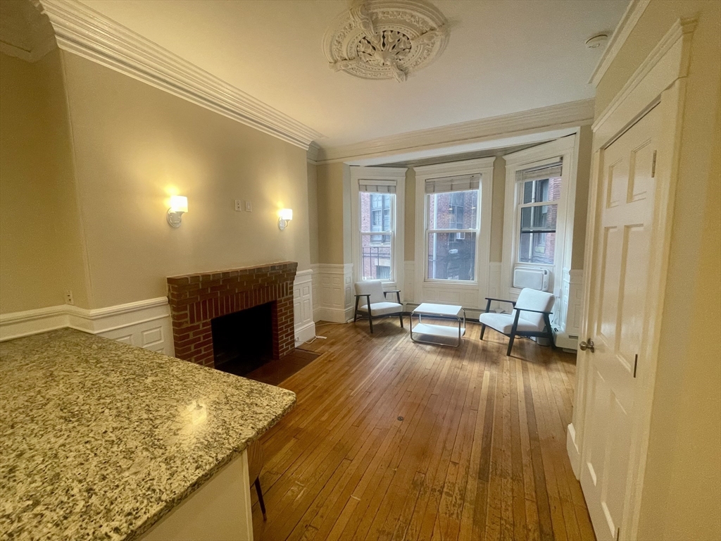 591 Beacon - Back Bay